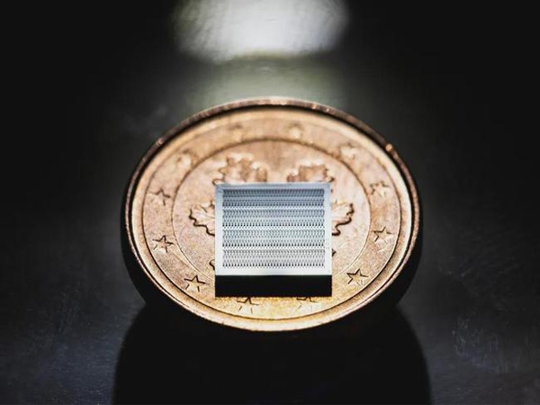 科学家研发NED微型扬声器：让耳机更小功能更强大